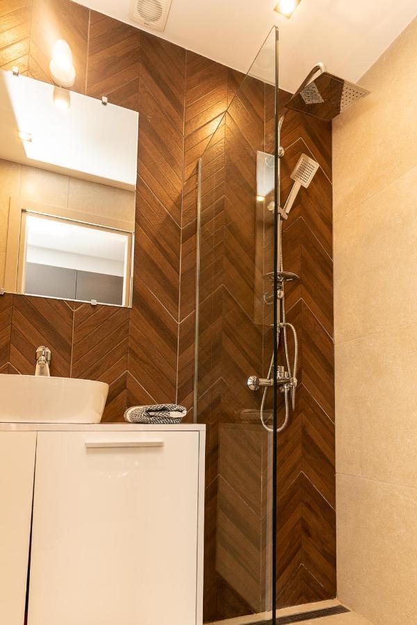 Valaoritou Luxury Studio Apartment *
