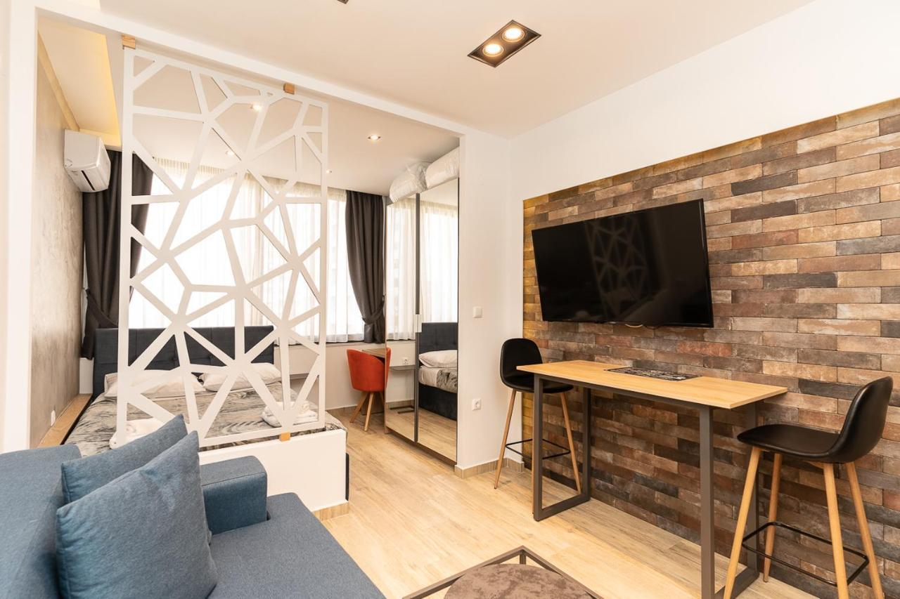 Apartment Valaoritou Luxury Studio