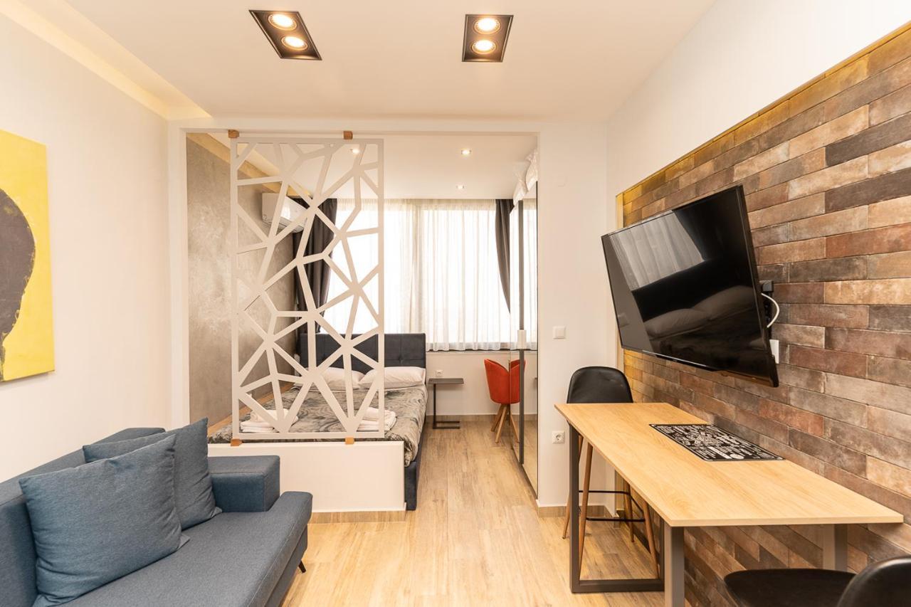 Valaoritou Luxury Studio *